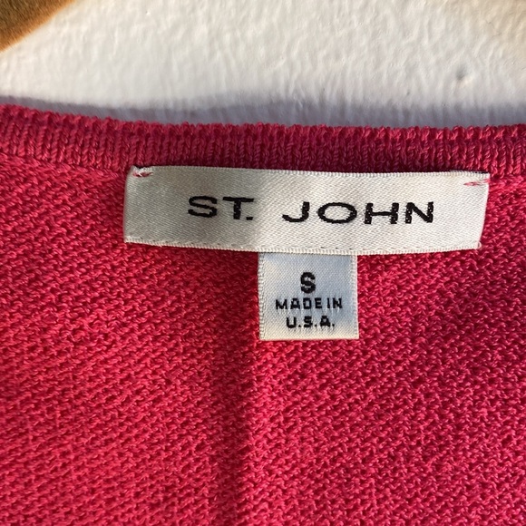 St. John knit sleeveless top size small Fuchsia - Picture 3 of 4